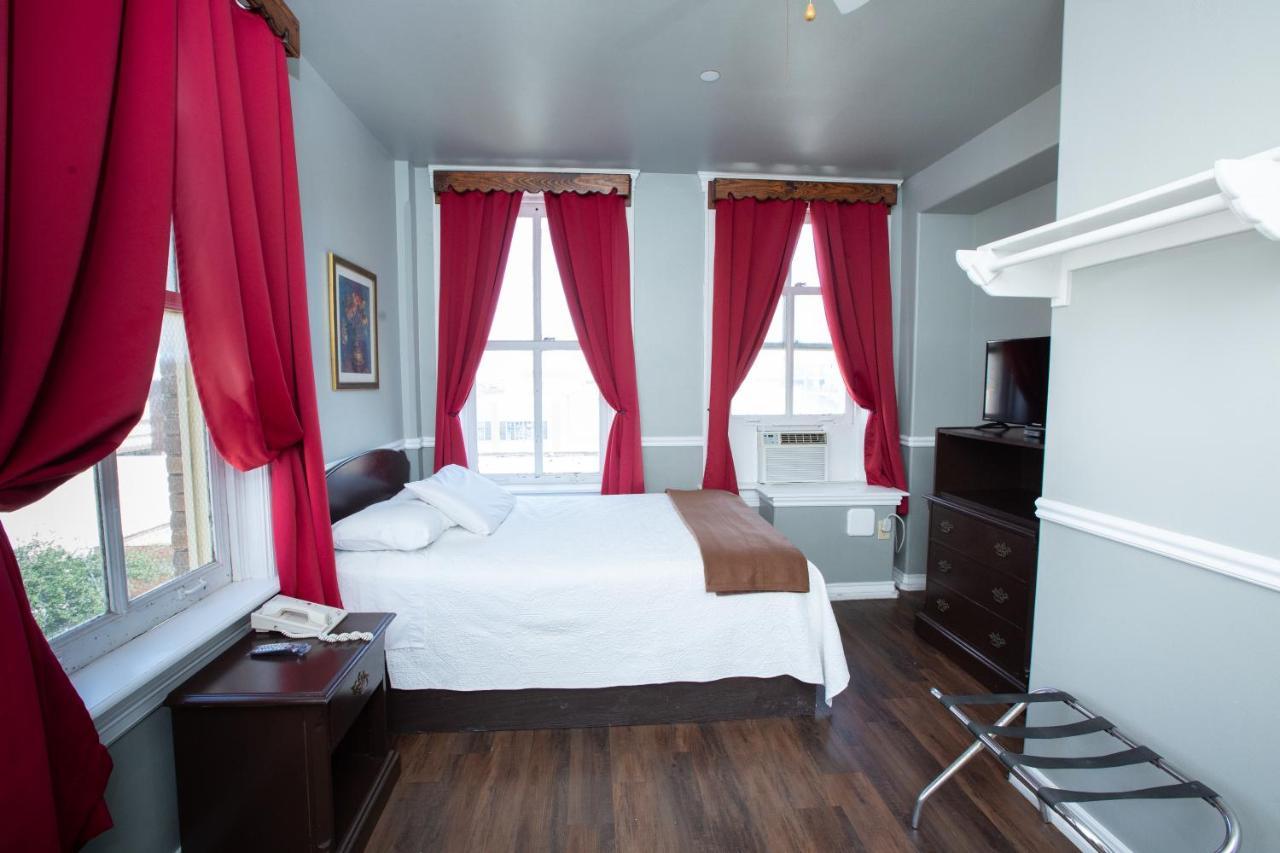 The Rialto 3*